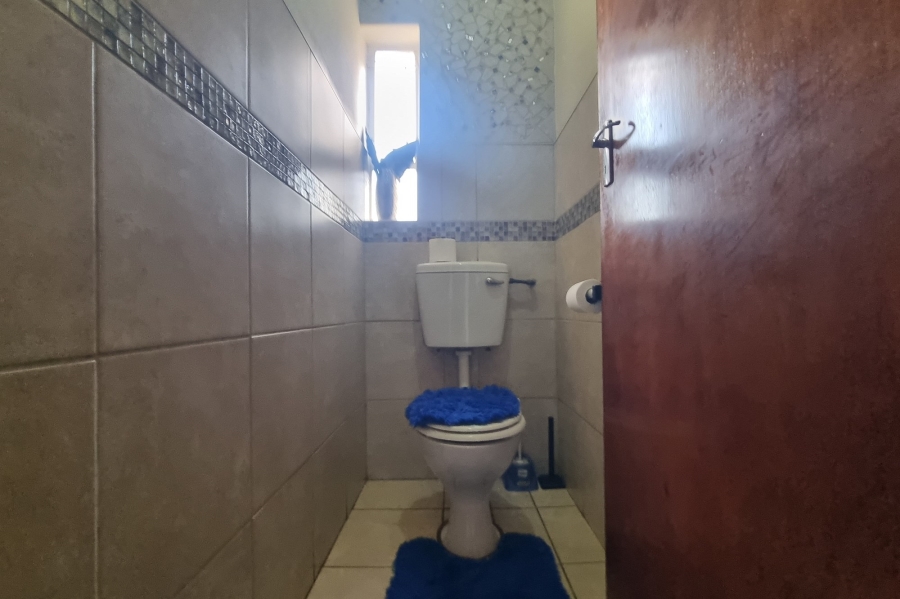 5 Bedroom Property for Sale in Humansdorp Eastern Cape